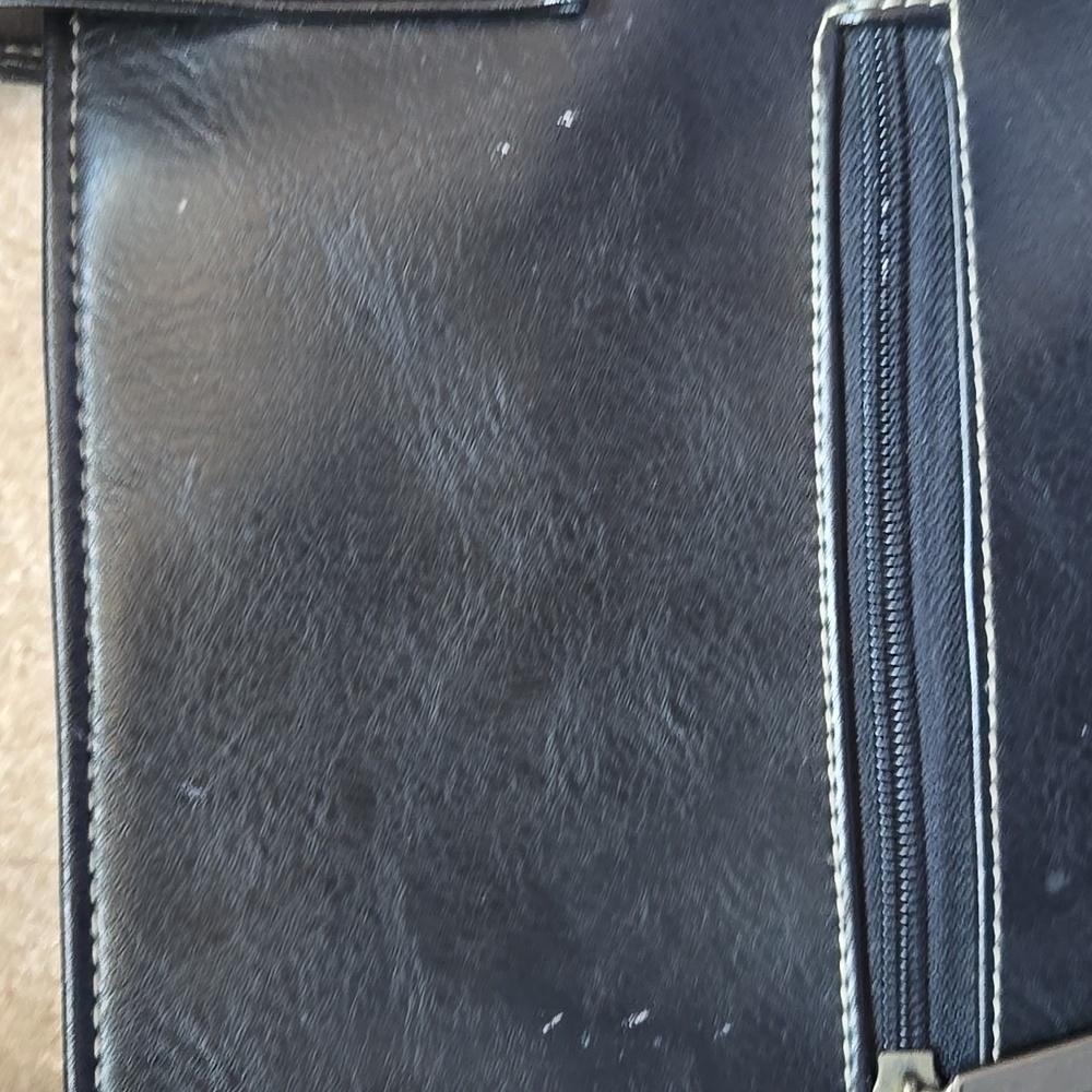 Elegant Black Tote Bag - Picture 7 of 10
